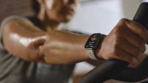 Amazfit Bip 6 ufficiale in Italia: tanti miglioramenti, ma manca qualcosa