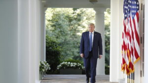 La Casa Bianca, i dazi in vigore subito dopo l’annuncio di Trump