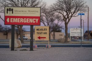Un secondo bambino muore di morbillo in Texas, il Segretario alla Sanità Robert F. Kennedy Jr. è atteso in visita nello Stato