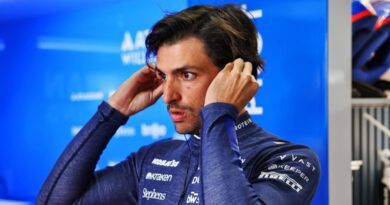 Sainz, oltre il danno la beffa: multato dopo il Gp di Suzuka per un motivo insolito
