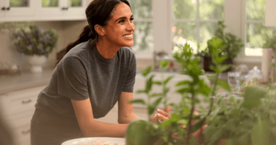 Una consegna speciale da parte di Meghan Markle invita ad “aprire con cura”
