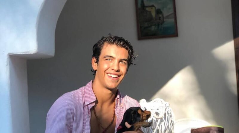 Morto Andrea Savorelli, l’attore de “Il Paradiso delle Signore” aveva 30 anni