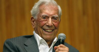 È morto Mario Vargas Llosa, Nobel per la letteratura nel 2010