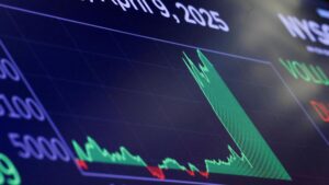 Borse oggi, le news sui dazi. Cina in fuga dal Tesoro. Confindustria: “Rischio crisi strutturale”