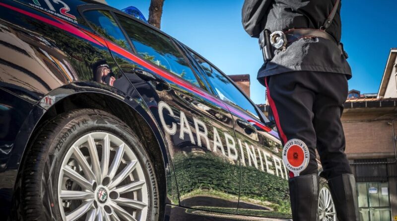 Spari contro l’auto della mamma di un magistrato nel Foggiano