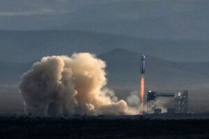 Il volo Blue Origin, composto da sole donne, viene criticato sui social media dal Segretario ai Trasporti degli Stati Uniti