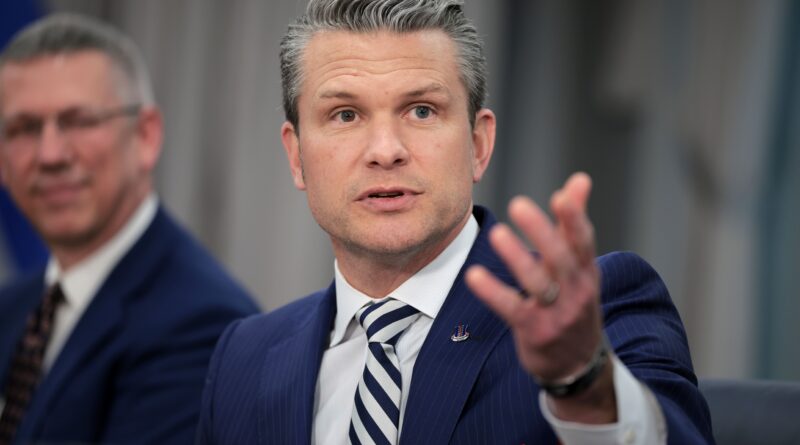 Il nuovo scandalo degli sms di Hegseth si aggiunge al disastro della sicurezza per Trump
