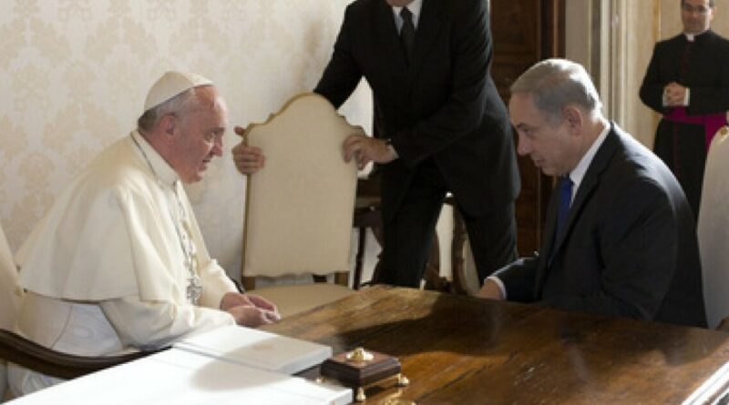 Papa Francesco, il silenzio di Netanyahu per la morte del pontefice che ipotizzò il genocidio. Il rabbino di Trieste: “Bergoglio era molto problematico”