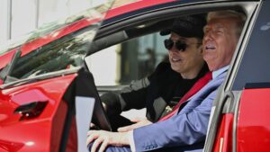 Musk dice che il suo tempo di lavoro per l’amministrazione Trump “diminuirà significativamente” il mese prossimo – mentre i profitti di Tesla affondano
