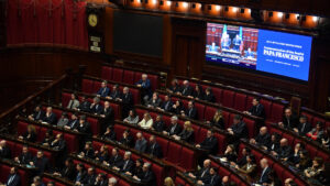 Papa: commemorazione in Parlamento. Fontana: “Ha camminato accanto a tutti”. La Russa: “Ha lottato per la pace”