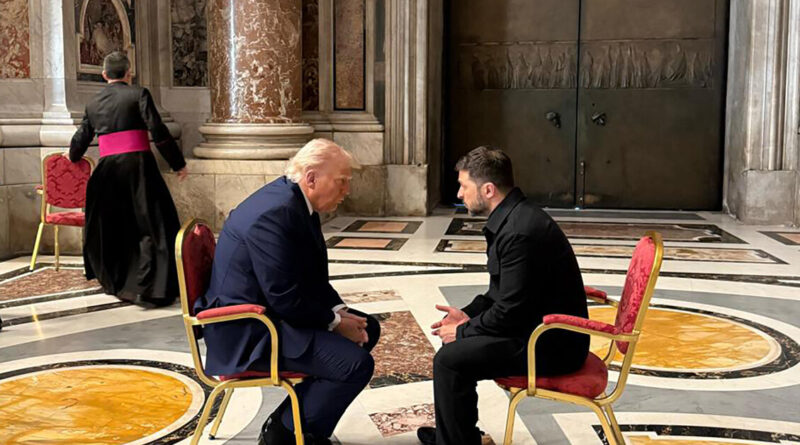 Zelensky e Trump, prove di pace a San Pietro: la foto è nella storia