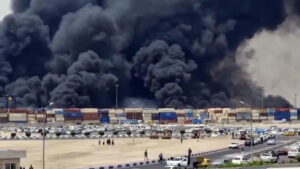 Esplosione in un porto in Iran, 14 morti e 750 feriti