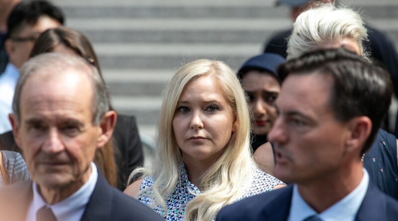 Virginia Giuffre, che accusò Jeffrey Epstein e il principe Andrea di abusi sessuali, muore a 41 anni