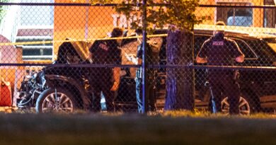 La polizia di Vancouver dichiara che diverse persone sono rimaste uccise dopo che un veicolo ha investito la folla durante un festival di strada