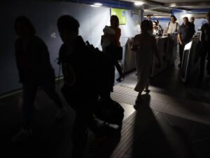 Maxi black-out in tutta la Spagna: Paese nel caos. Problemi anche in Francia e Portogallo