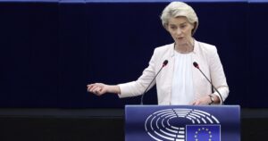 Von der Leyen: “I cittadini Ue sono in gran parte a favore del riarmo. Estrema destra e sinistra sono per la pace? No, sono per Putin”