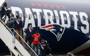Cosa ci faceva il jet della squadra dei New England Patriots a Guantánamo Bay?
