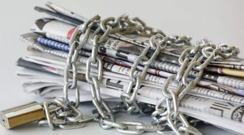 Rsf: nel 2025 libertà di stampa globale al minimo storico, l’Italia scende al 49° posto