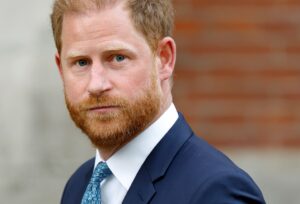 L’intervento di re Carlo nel caso del principe Harry nel Regno Unito sarebbe stato “costituzionalmente scorretto”, dice una fonte