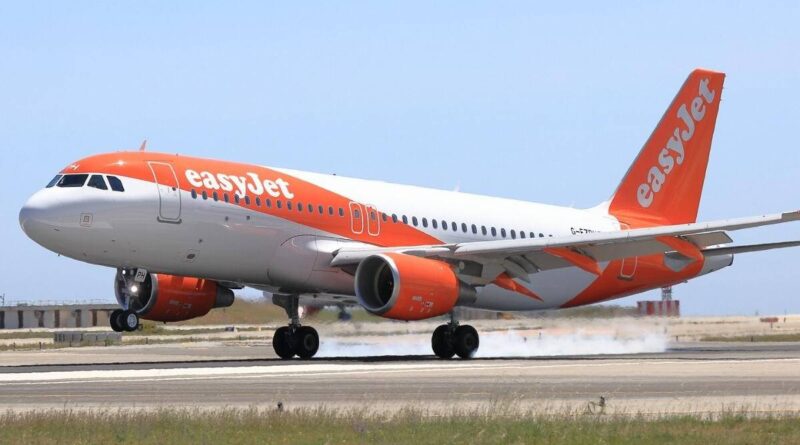 Fumo in cabina, paura a bordo di un volo easyJet: l’atterraggio d’emergenza a Malpensa, cos’è successo