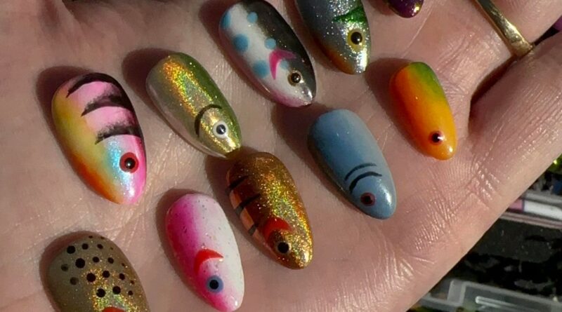 Fisherman Core è l’inaspettata tendenza nail art dell’estate 2025