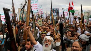 Almeno 15 feriti nell’attacco “USA-Britannico” alla capitale yemenita, secondo gli Houthi