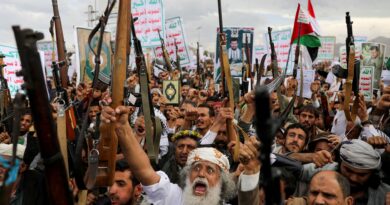 Almeno 15 feriti nell’attacco “USA-Britannico” alla capitale yemenita, secondo gli Houthi