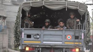 Missili indiani contro il Pakistan, 3 morti. Il premier Sharif: “Atto di guerra, risponderemo”