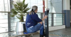 All’aeroporto di Cagliari Elmas economia circolare con i posacenere Re-Cig per riciclare le cicche di sigaretta
