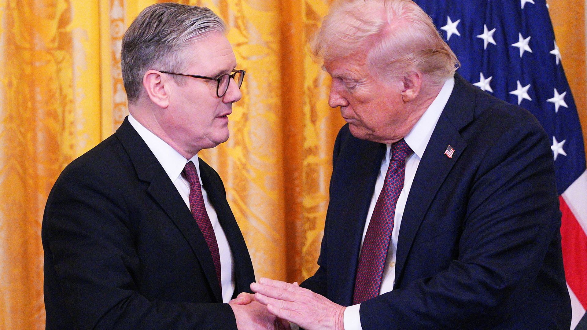 La scommessa di Starmer su Trump sembra aver dato i suoi frutti con l’accordo tra Regno Unito e Stati Uniti – ma il diavolo si nasconde nei dettagli