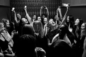 Come segnerà Zara i suoi 50 anni? Con modelle e un classico della discoteca