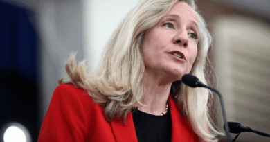 Abigail Spanberger dice di poter affrontare Trump senza criticarlo