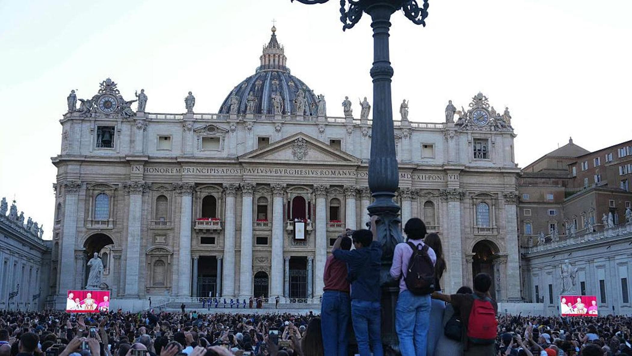 Papa Leone XIV, le notizie di oggi. Alle 12 il Regina Coeli dalla loggia di San Pietro: presenti 150mila fedeli