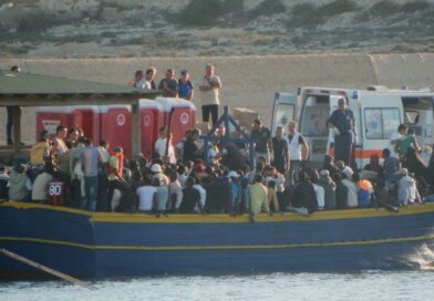 Tre cadaveri a Lampedusa: 2 sono bimbi di 2 anni