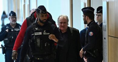 Aggressioni sessuali, Gérard Depardieu condannato a 18 mesi