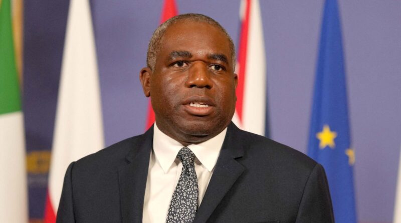 Il Ministero degli Esteri nega che David Lammy e la moglie abbiano evitato di pagare il taxi dall’Italia alla Francia