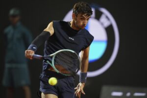 Internazionali di Roma, Musetti dà spettacolo e batte Zverev in due set: la semifinale è sua, affronterà Alcaraz