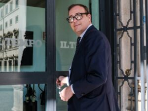 Bruxelles censura chi non è di sinistra. Ecco la conferenza degli esclusi