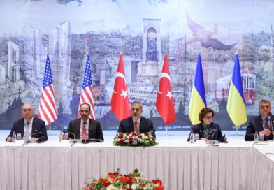 A Istanbul i negoziati Russia-Ucraina. Kiev: ‘La priorità è la tregua incondizionata’. Trump: “Voglio incontrare Putin appena possibile”