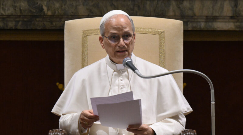 Leone XIV: “Basta produrre armi”. Parolin: “Si lavora per un faccia a faccia tra il Papa e Vance”