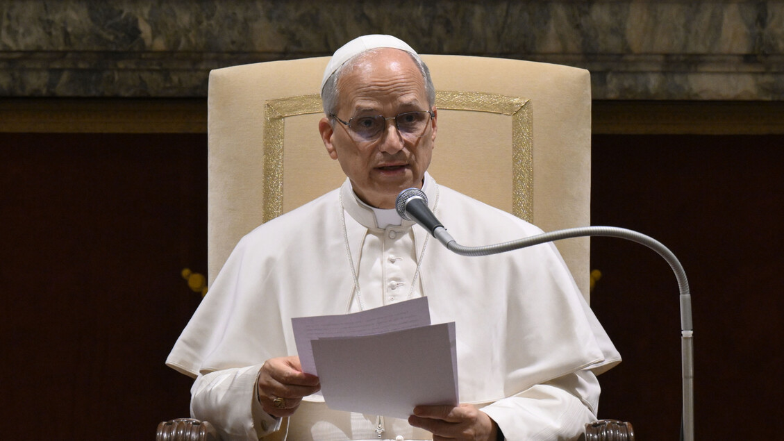 Leone XIV: “Basta produrre armi”. Parolin: “Si lavora per un faccia a faccia tra il Papa e Vance”