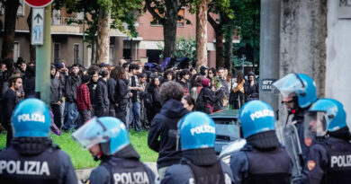 Disordini al Cpr di Torino, feriti 4 agenti e un migrante
