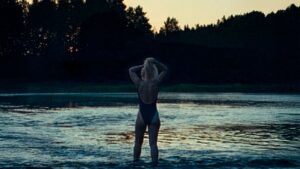 Il film di Kristen Stewart “La cronologia dell’acqua” rimane troppo vicino alla superficie