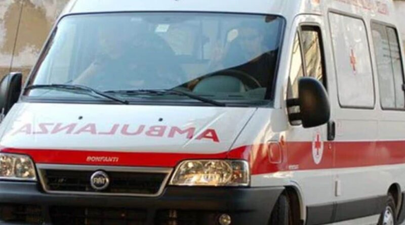 Bidello cade dal tetto e muore, al lavoro per arrotondare