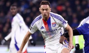 Ex Roma, Matic nella bufera: rischia una maxi squalifica per aver coperto il simbolo della lotta all&#039