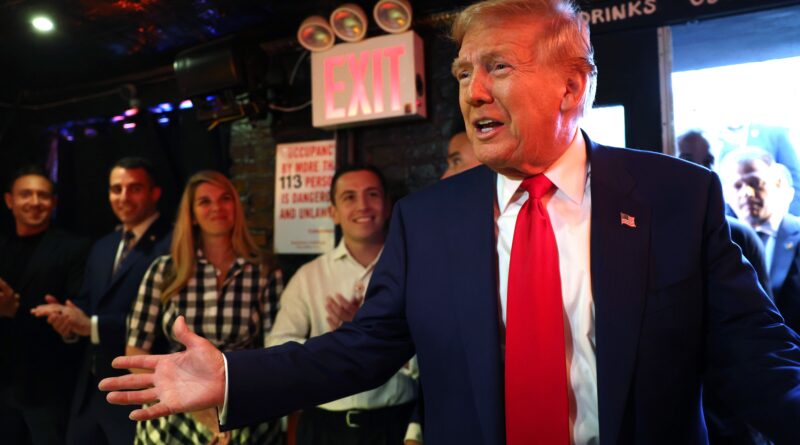 L’incasso di Donald Trump sulle criptovalute viene denunciato come “un’orgia di corruzione”