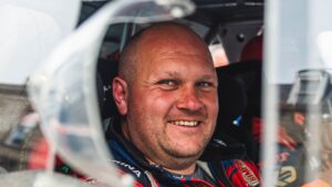 Il copilota di un rally muore e il pilota rimane gravemente ferito in un incidente in gara