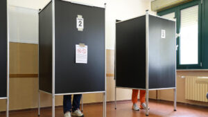 Elezioni amministrative, oggi seggi aperti dalle 7: al voto 117 comuni, 4 i capoluoghi