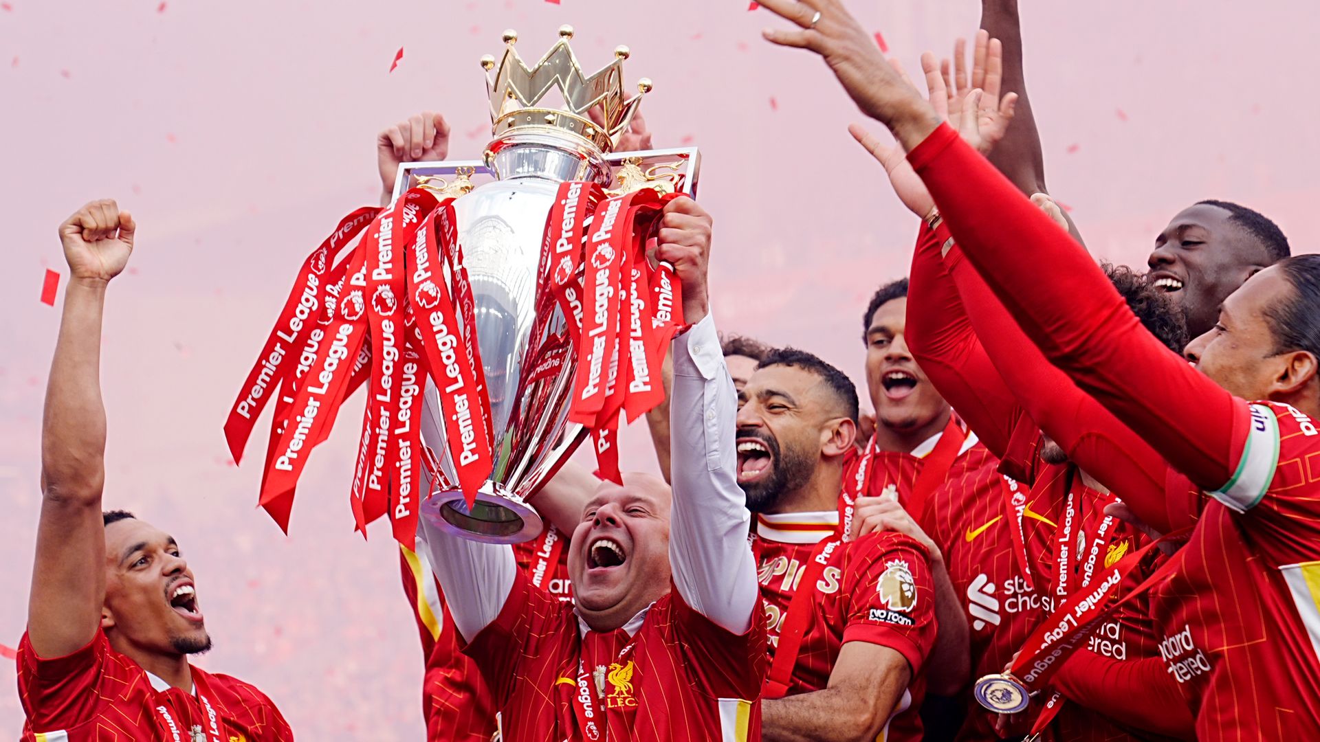 Man City, Chelsea e Newcastle si assicurano un posto in Champions League mentre il Liverpool solleva il trofeo della Premier League