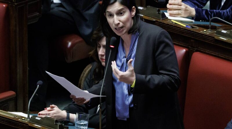 Elly sogna il quorum e il voto anticipato ma neanche il Pd ci crede